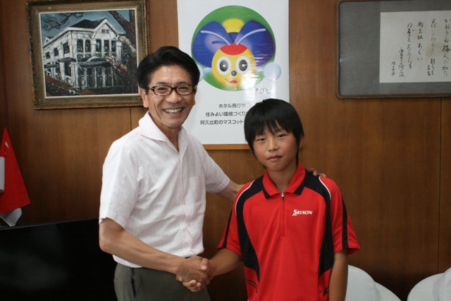全日本ジュニアテニス選手権12に出場した草木小5年の池田朋弥君