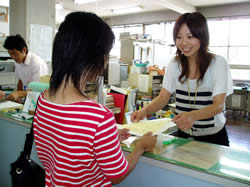 いつもニコニコと
