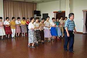 楽しいフォークダンス教室