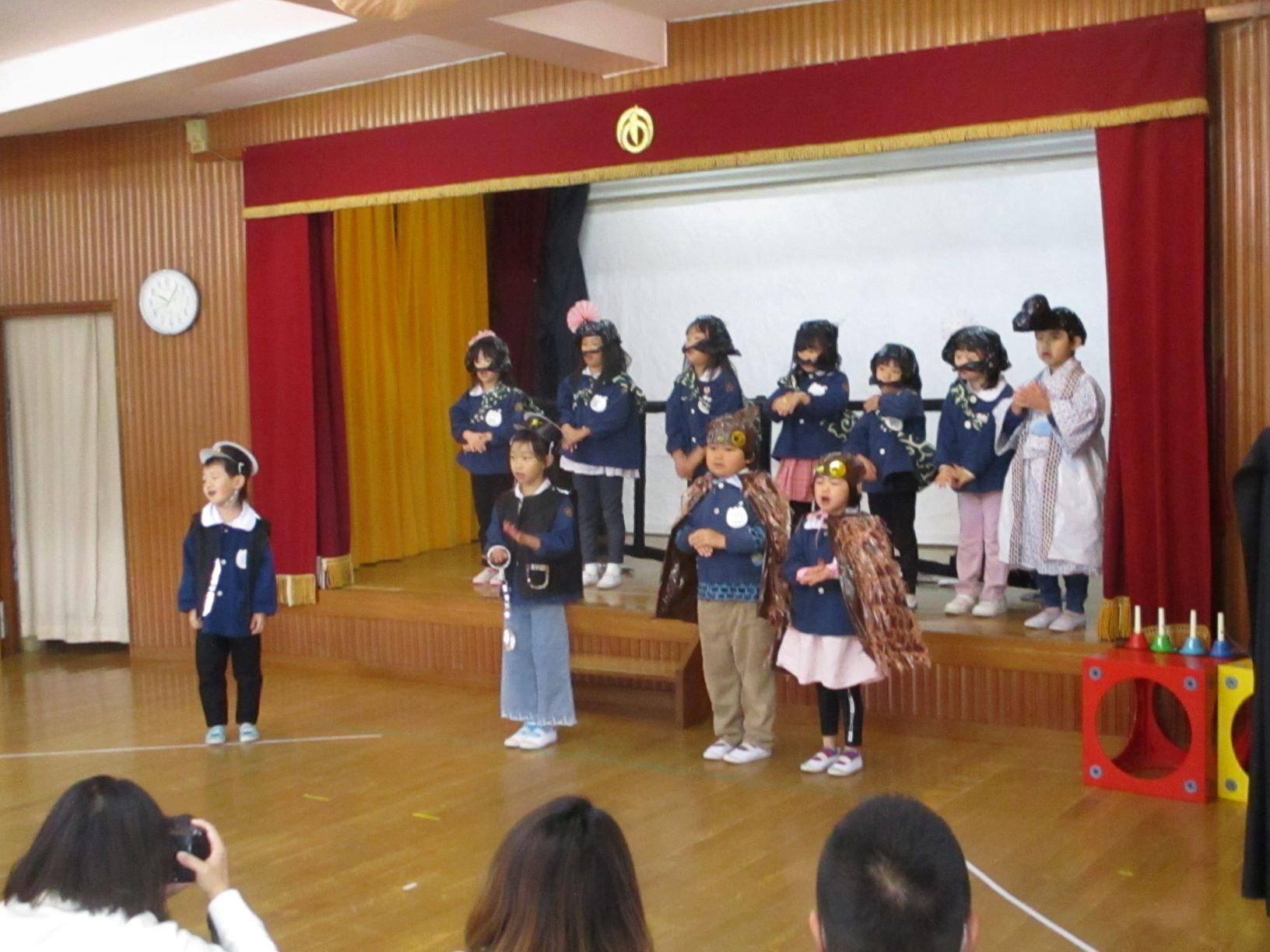 どろぼうとけいさつ