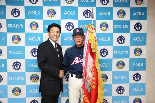 愛知WEST主将の前田さん(右)
