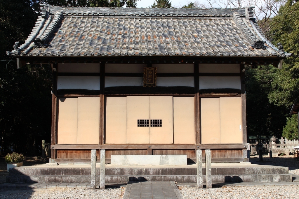 神名社　境内