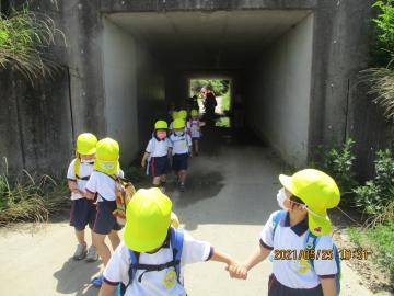 トンネル