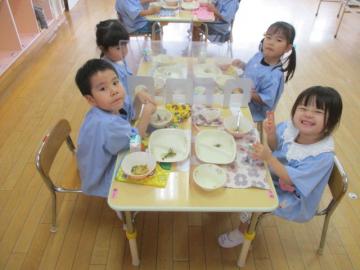 ももぐみ給食の様子