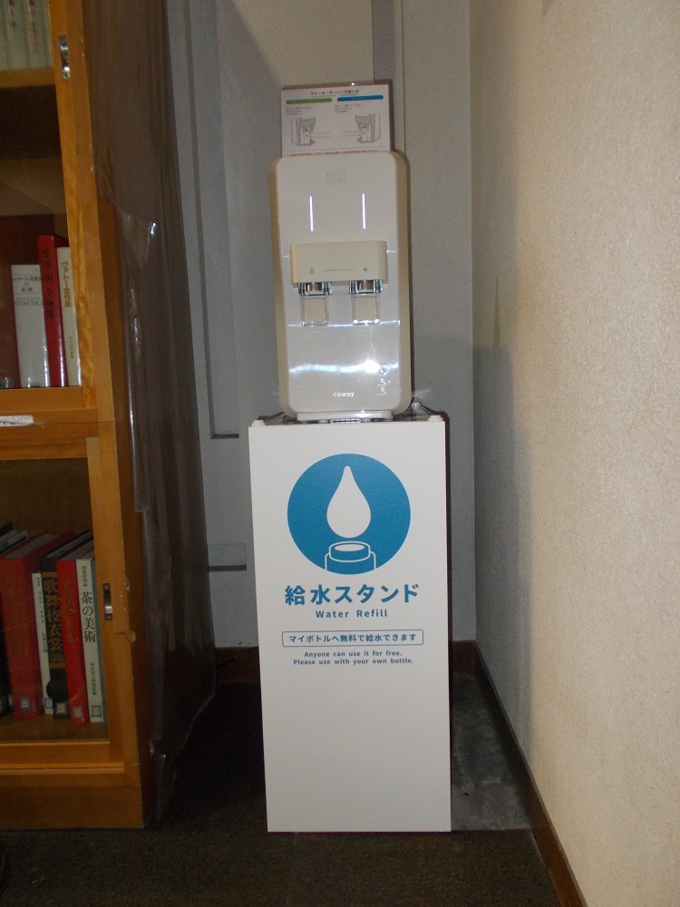 町立図書館設置の様子